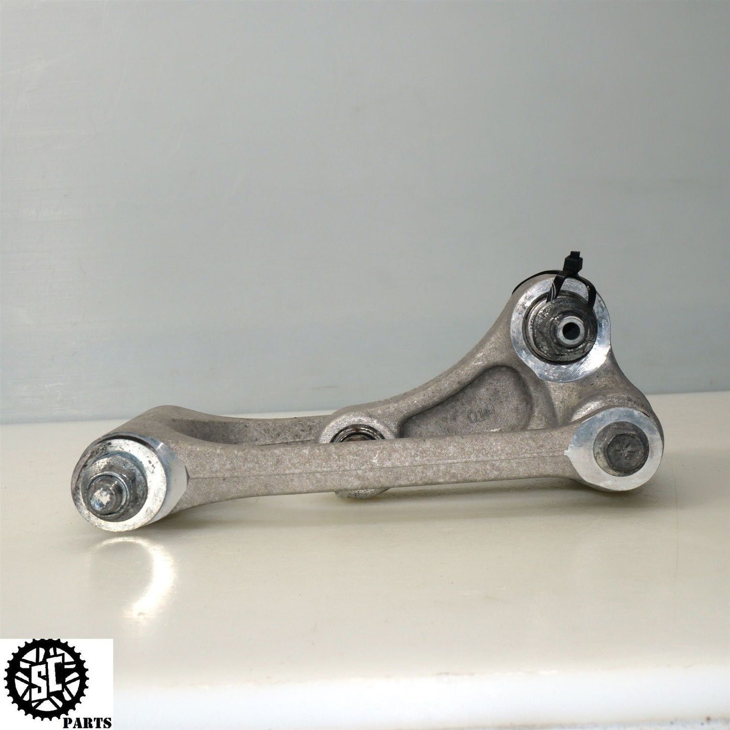 08 09 SUZUKI GSXR 600 REAR SHOCK SUSPENSION DOG BONE LINKAGE S45