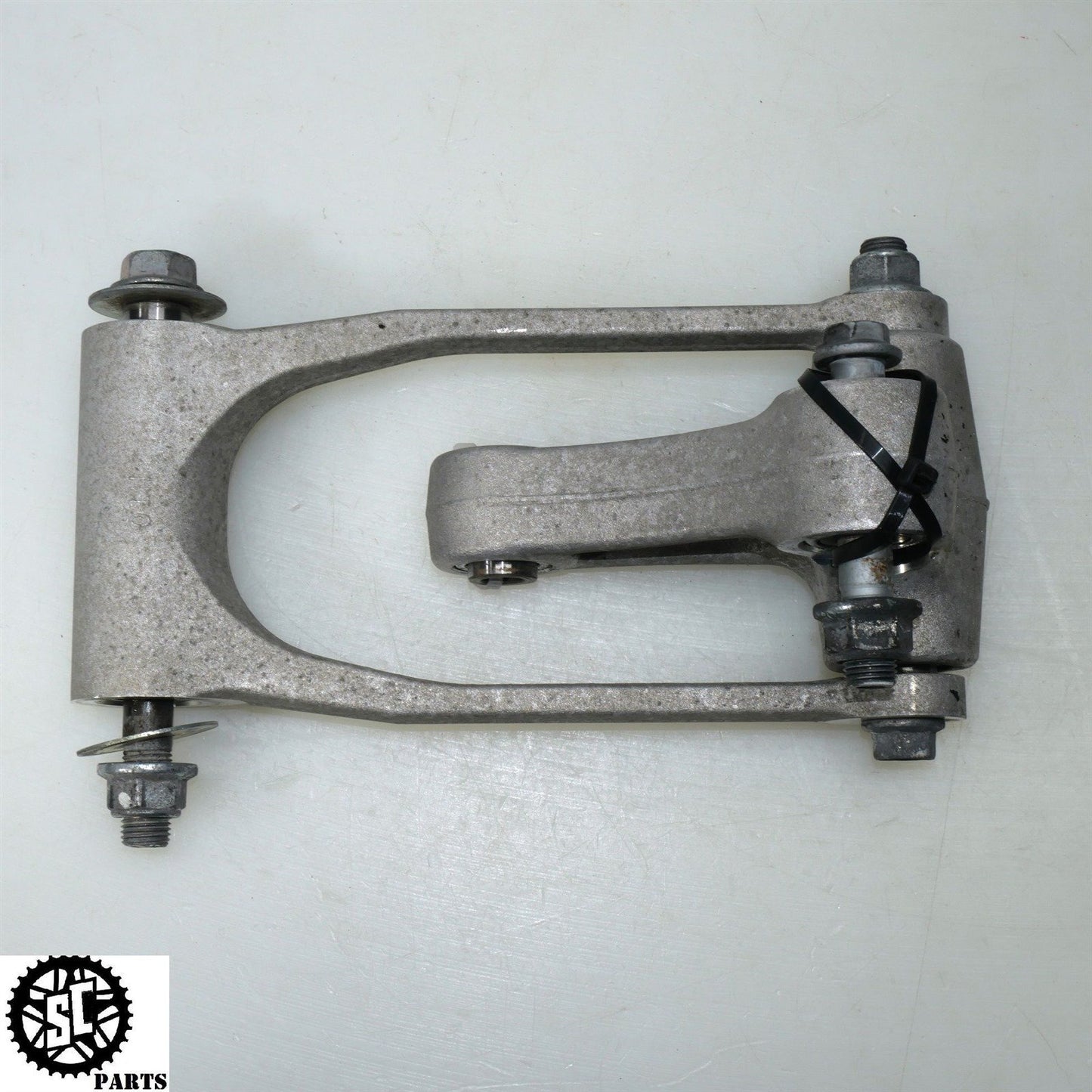 08 09 SUZUKI GSXR 600 REAR SHOCK SUSPENSION DOG BONE LINKAGE S45