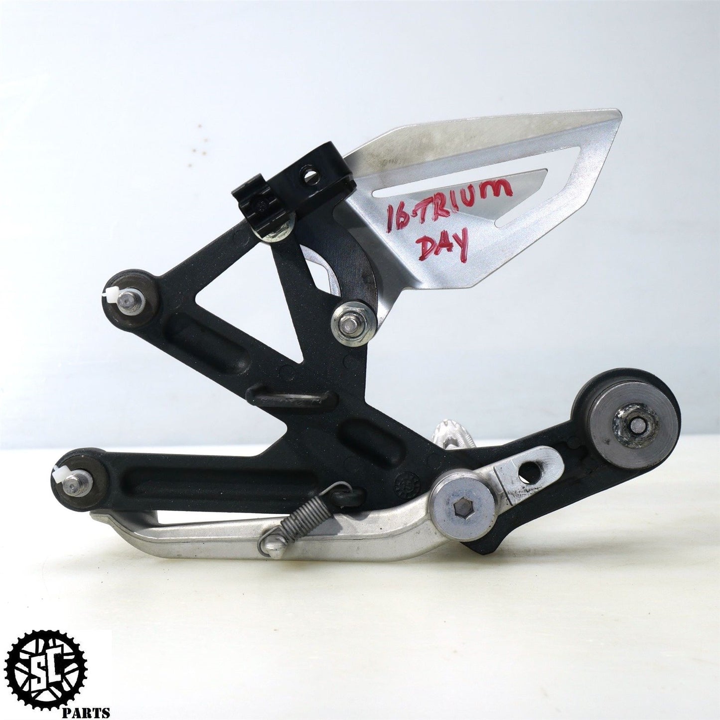 2013-2017 TRIUMPH DAYTONA 675 RIGHT REARSET FRONT FOOT PEG BRAKE PEDAL T31