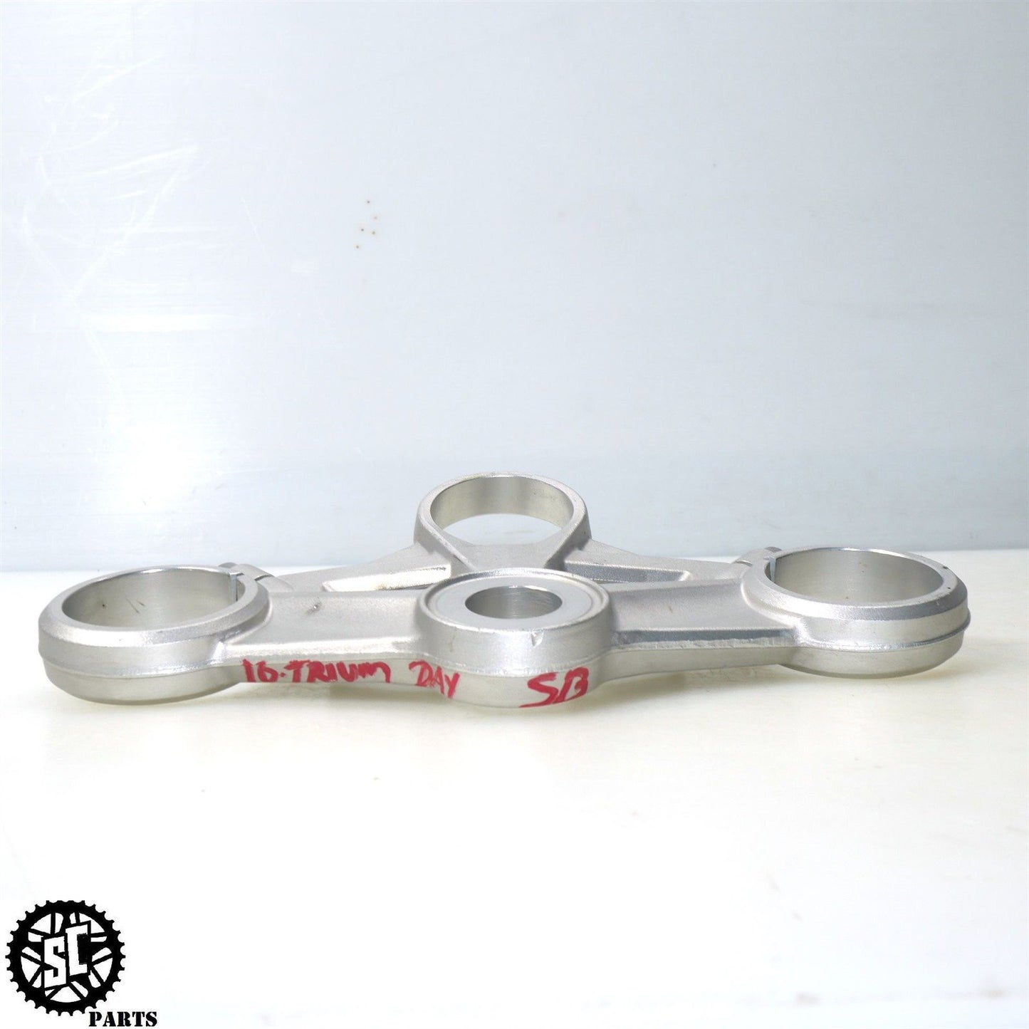 13-17 TRIUMPH DAYTONA 675 R UPPER TRIPLE TREE CLAMP 2046900 T31