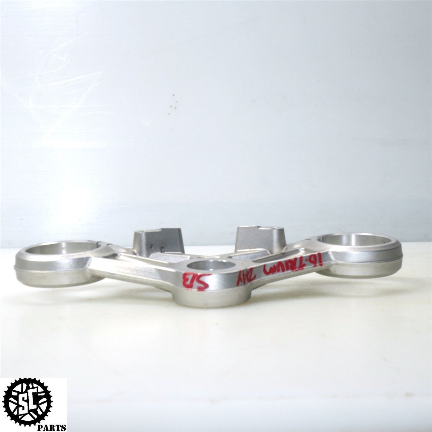 13-17 TRIUMPH DAYTONA 675 R UPPER TRIPLE TREE CLAMP 2046900 T31