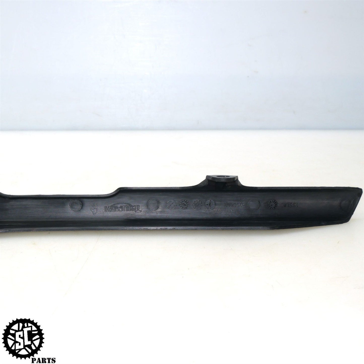 13-17 TRIUMPH DAYTONA 675 R CHAIN GUARD T2050400 T31