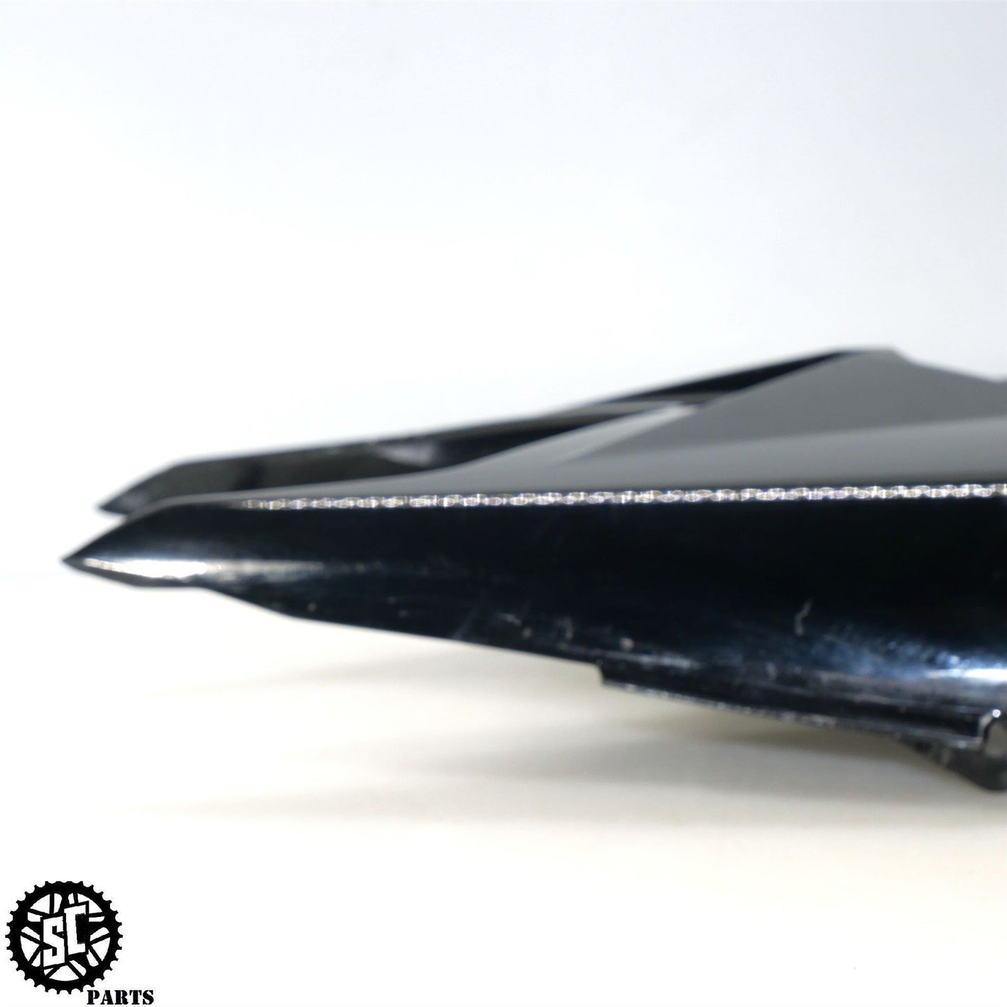 13-17 TRIUMPH DAYTONA 675 R REAR BACK UNDER TAIL LIGHT FAIRING T2309446 T31