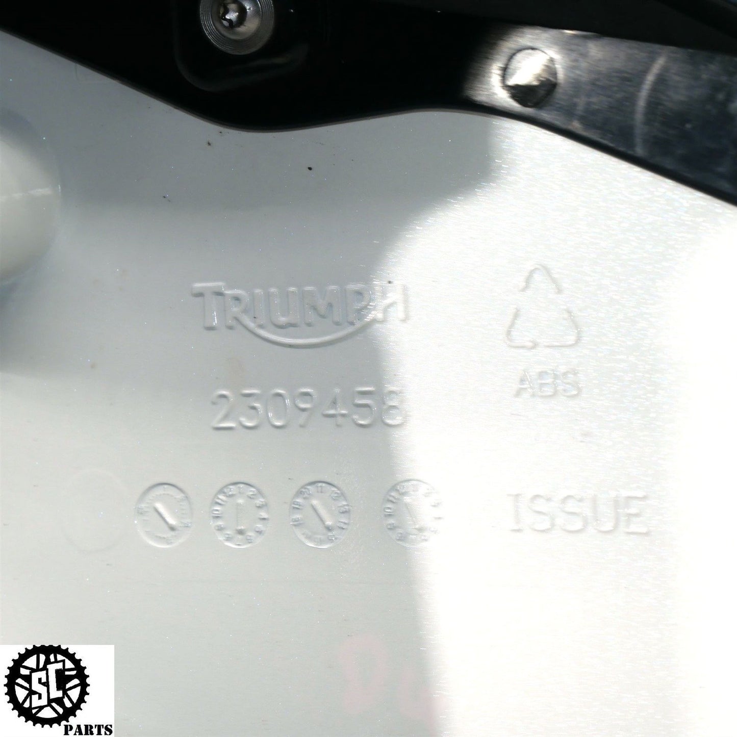 13-17 TRIUMPH DAYTONA 675 R RIGHT SIDE FAIRING UPPER LOWER T31