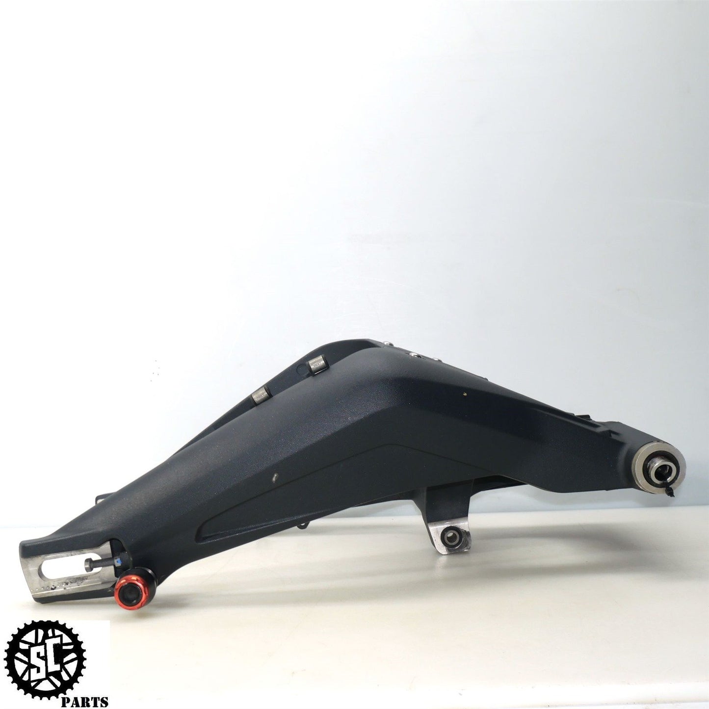 13-17 TRIUMPH DAYTONA 675 R REAR SWINGARM T31