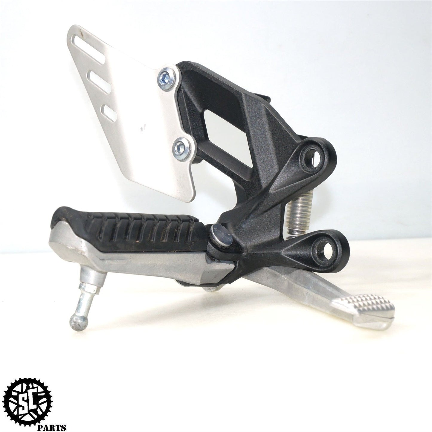 2022 16-23 KAWASAKI NINJA ZX14R RIGHT REARSET PEG BRACKET BRAKE PEDAL K55