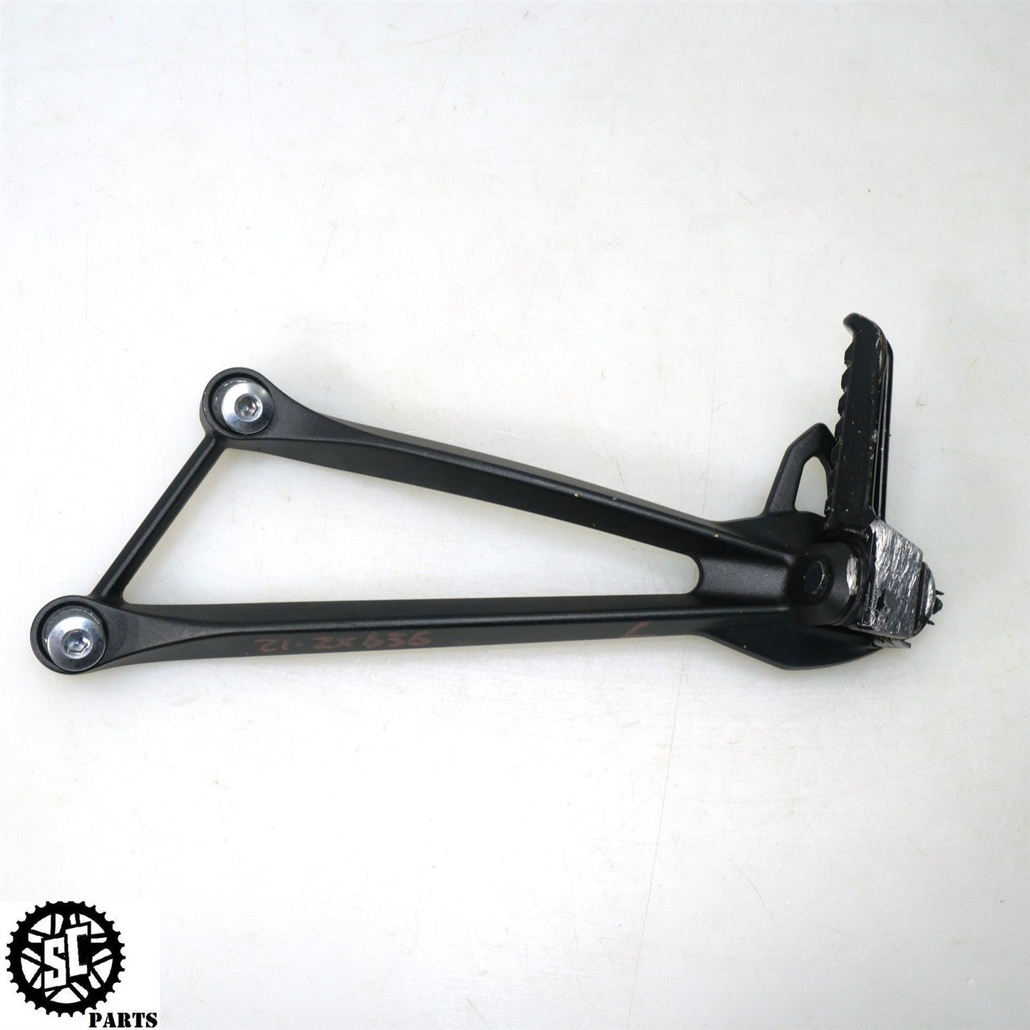 2022 19-23 KAWASAKI NINJA ZX6R 636 LEFT REAR PASSENGER PEG BRACKET 34