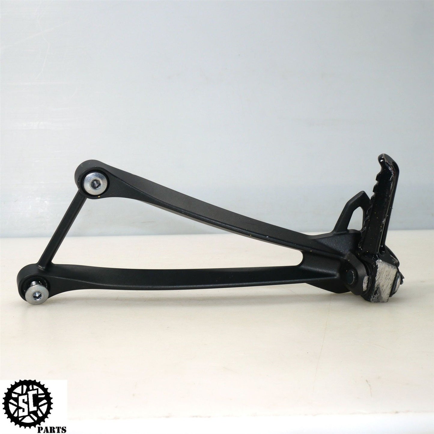 2022 19-23 KAWASAKI NINJA ZX6R 636 LEFT REAR PASSENGER PEG BRACKET 34