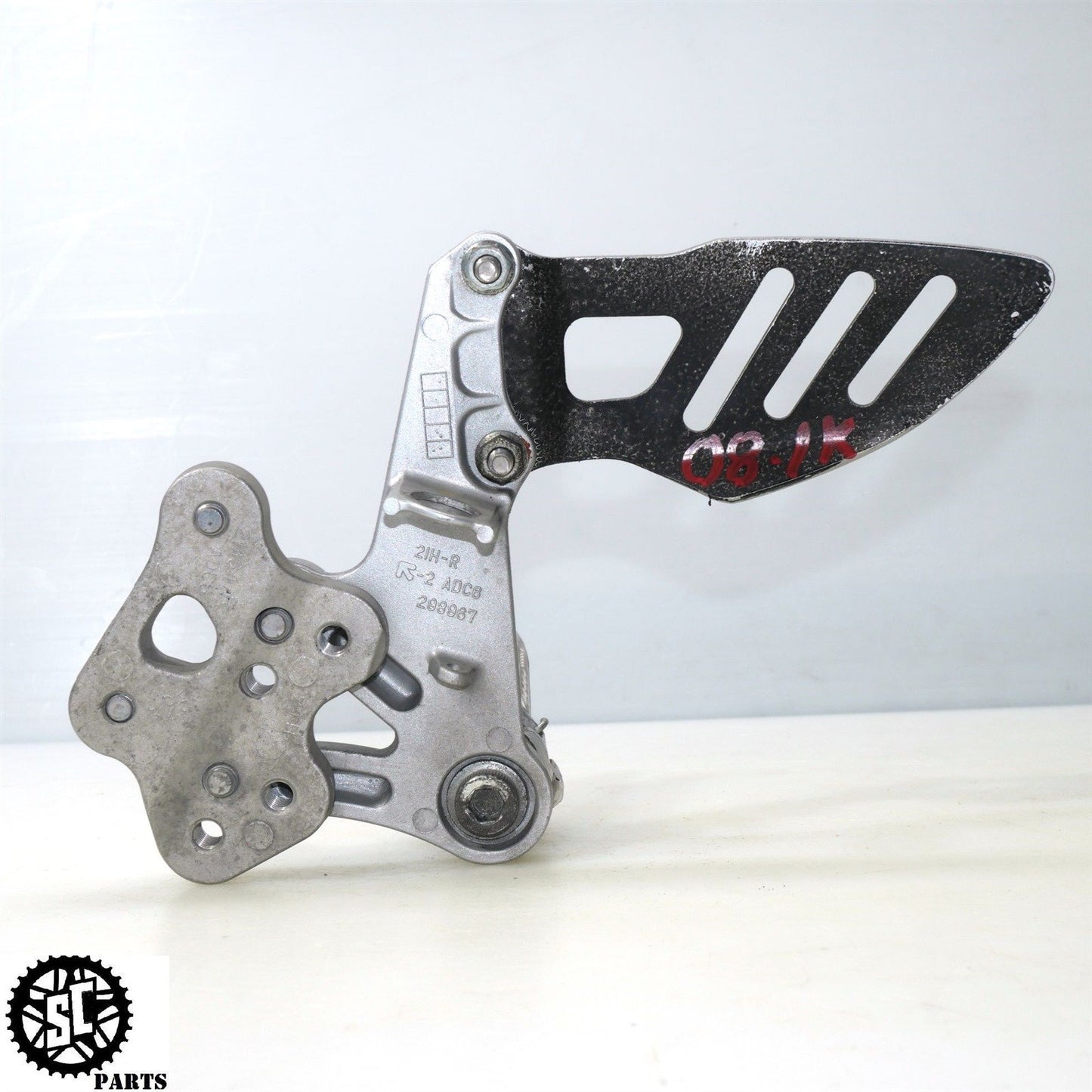 2008 SUZUKI GSXR 1000 RIGHT REARSET FOOT PEG BRACKET S50
