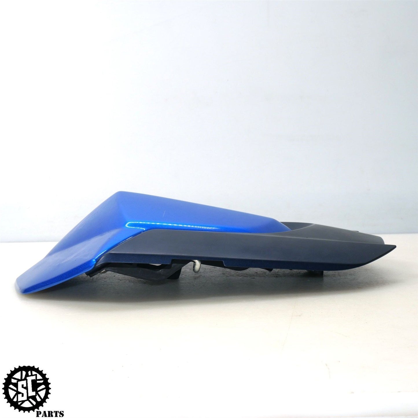 2012 SUZUKI GSXR 1000 REAR PASSENGER SOLO SEAT COWL FAIRING COVER 45551-47H S60
