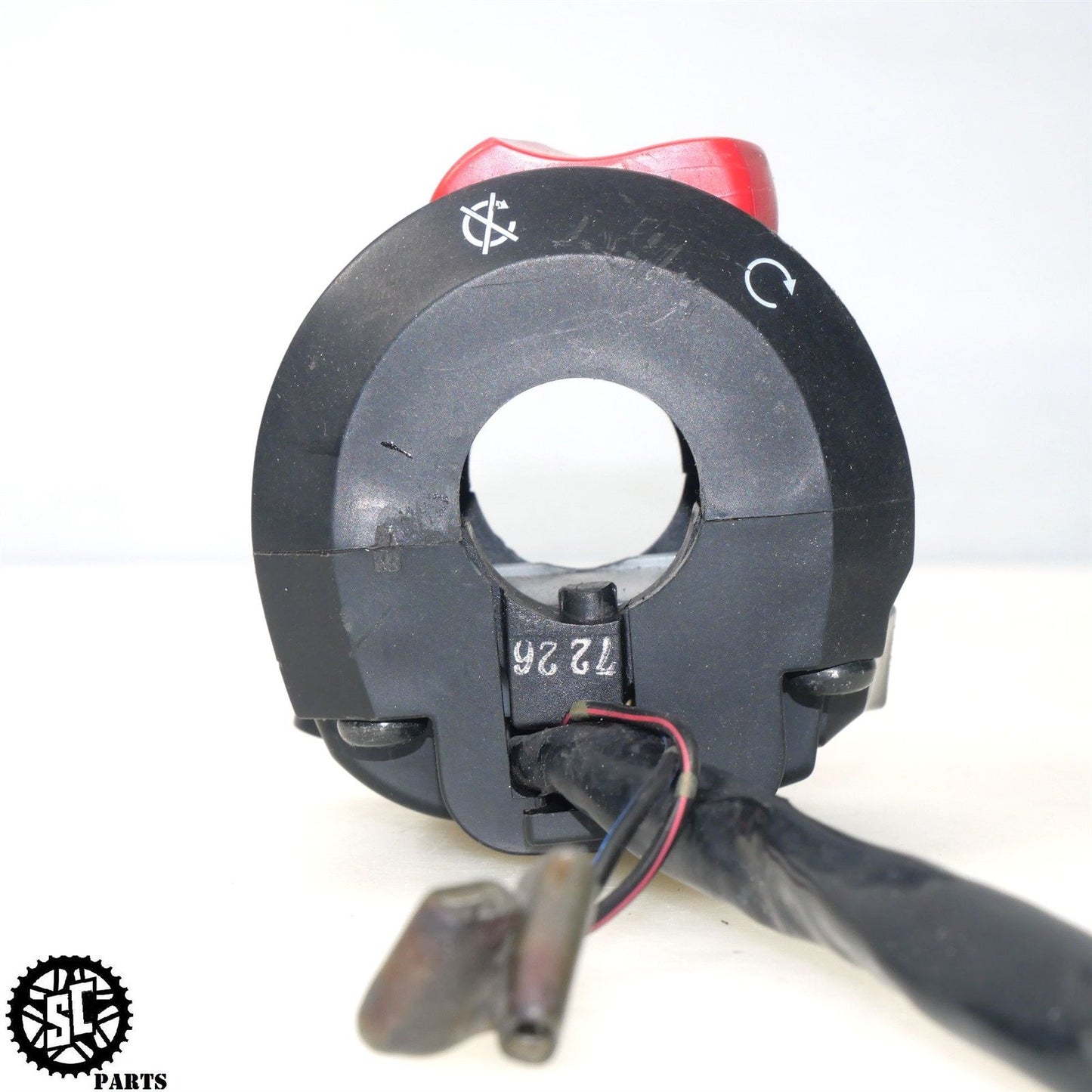 07 SUZUKI GSXR 600 RIGHT CONTROL SWITCH 3720001H30 S54