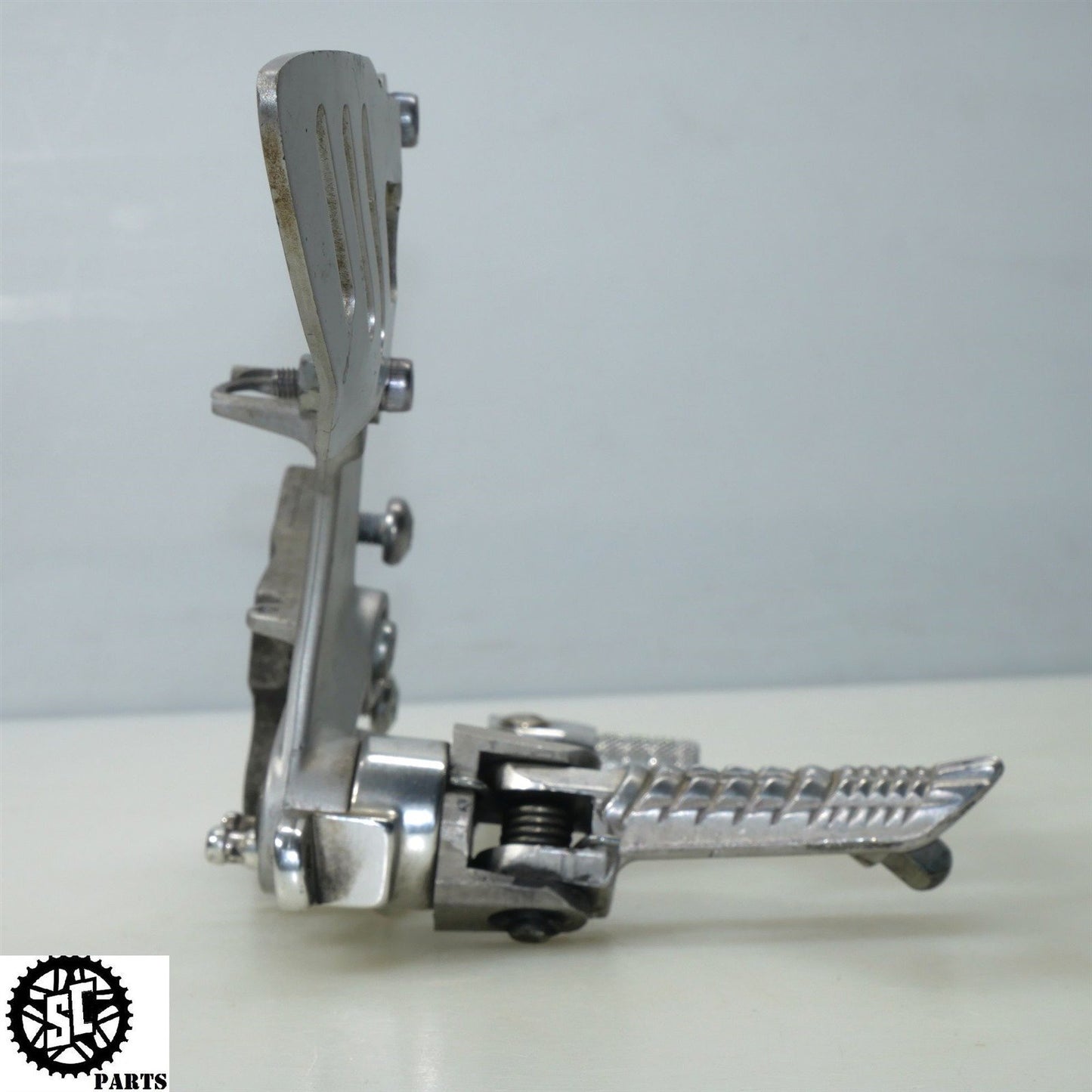 2008 SUZUKI GSXR 600 RIGHT REARSET PEG BRACKET BRAKE PEDAL S54