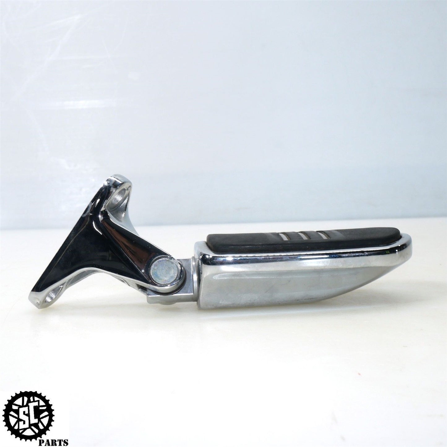 2023 HARLEY DAVIDSON ROAD GLIDE REAR PASSENGER PEG BRACKET STREAMLINER HD47