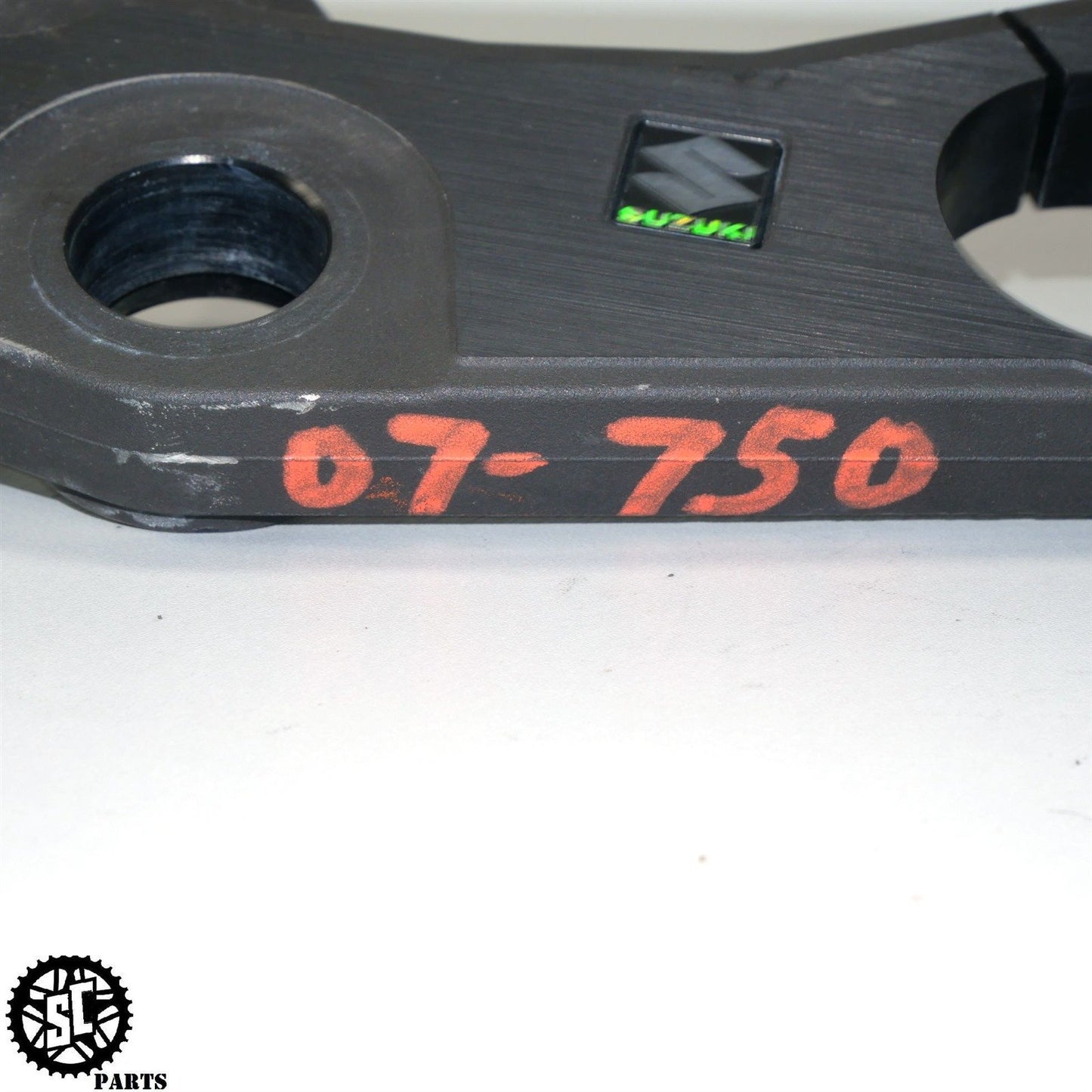 2007 SUZUKI GSXR 750 UPPER TRIPLE TREE FORK CLAMP S45