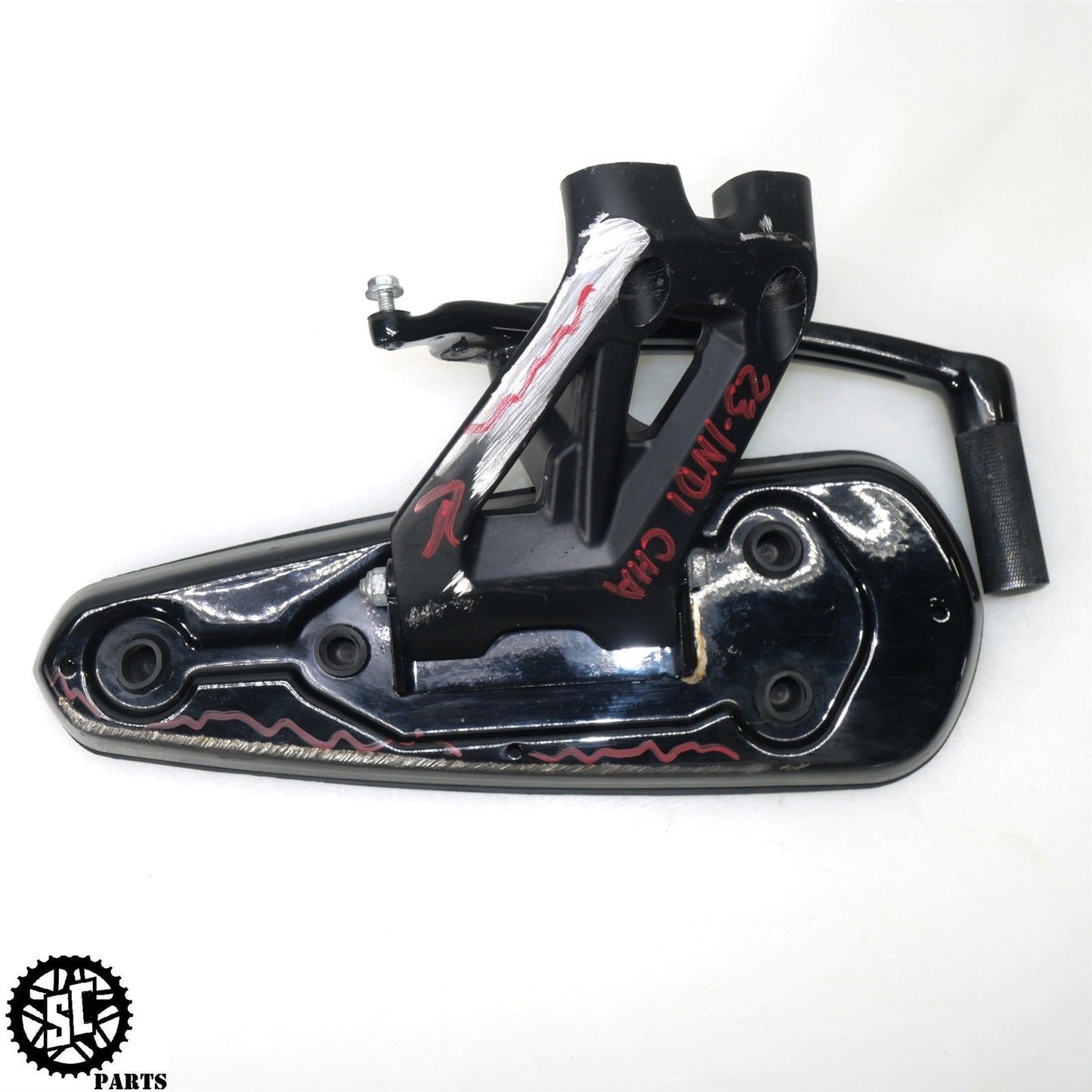 2023 20-24 INDIAN CHALLENGER LEFT FRONT FLOORBOARD BRACKET 5142112-463 HD54