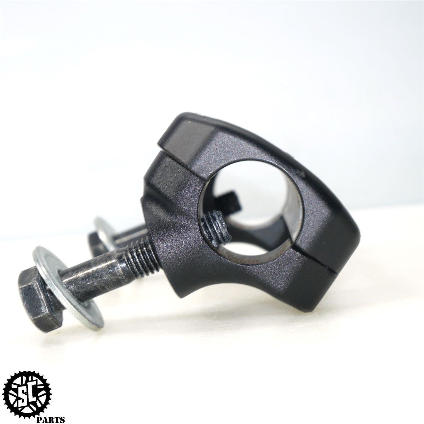 2023 20-24 INDIAN CHALLENGER RISER BAR CLAMP BLACK 5639269 5138354-468 HD54