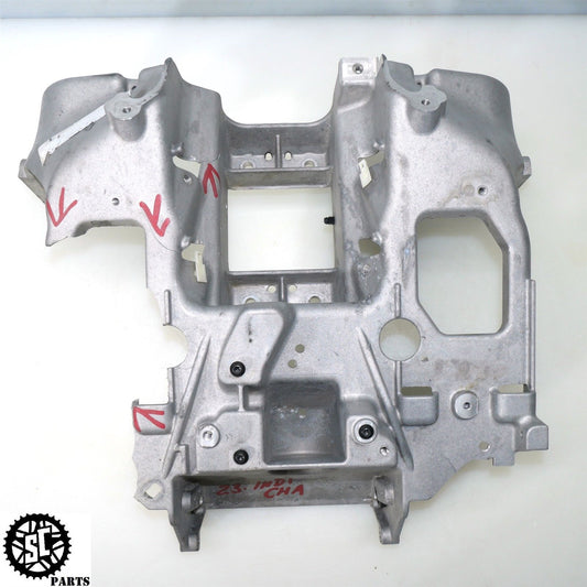 2023 20-24 INDIAN CHALLENGER FRONT UPPER FAIRING STAY BRACKET 5639343 HD54