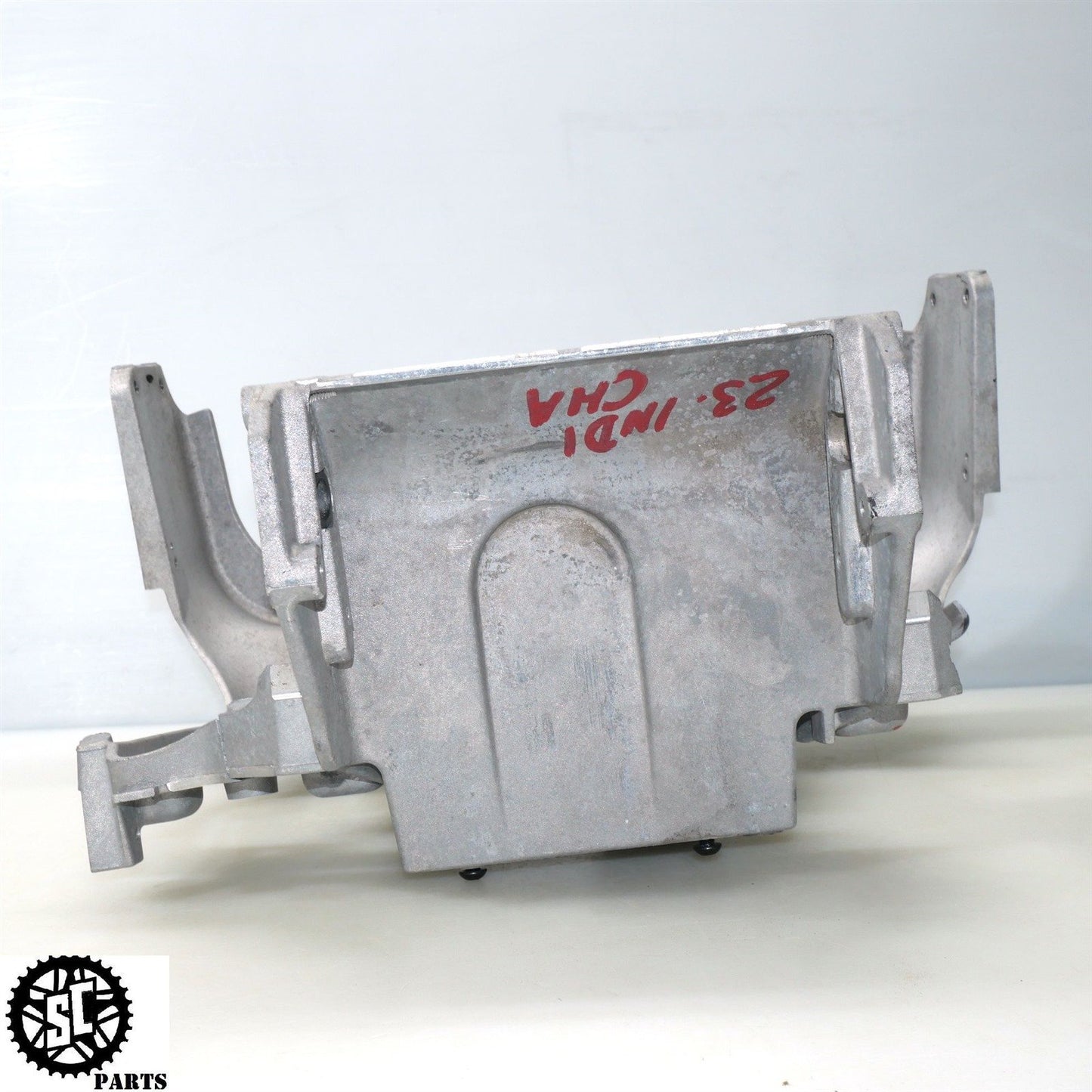 2023 20-24 INDIAN CHALLENGER FRONT UPPER FAIRING STAY BRACKET 5639343 HD54