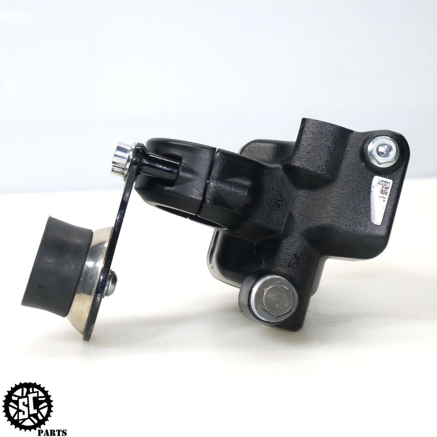 2023 20-24 INDIAN CHALLENGER FRONT BRAKE MASTER CYLINDER 1912865-463 HD54