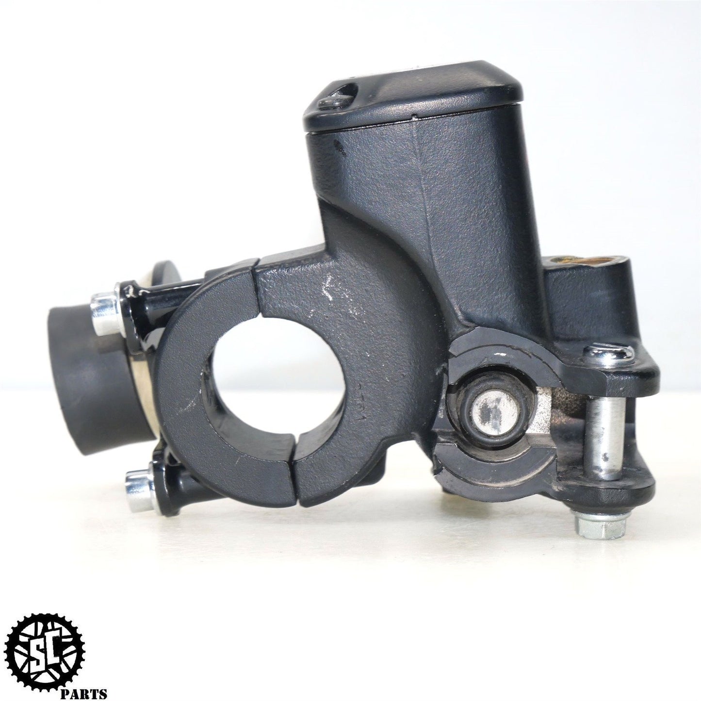 2023 20-24 INDIAN CHALLENGER FRONT BRAKE MASTER CYLINDER 1912865-463 HD54