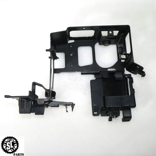 2023 20-24 INDIAN CHALLENGER ABS PUMP ECM MOUNT BRACKET 5522319 1026904-329 HD54