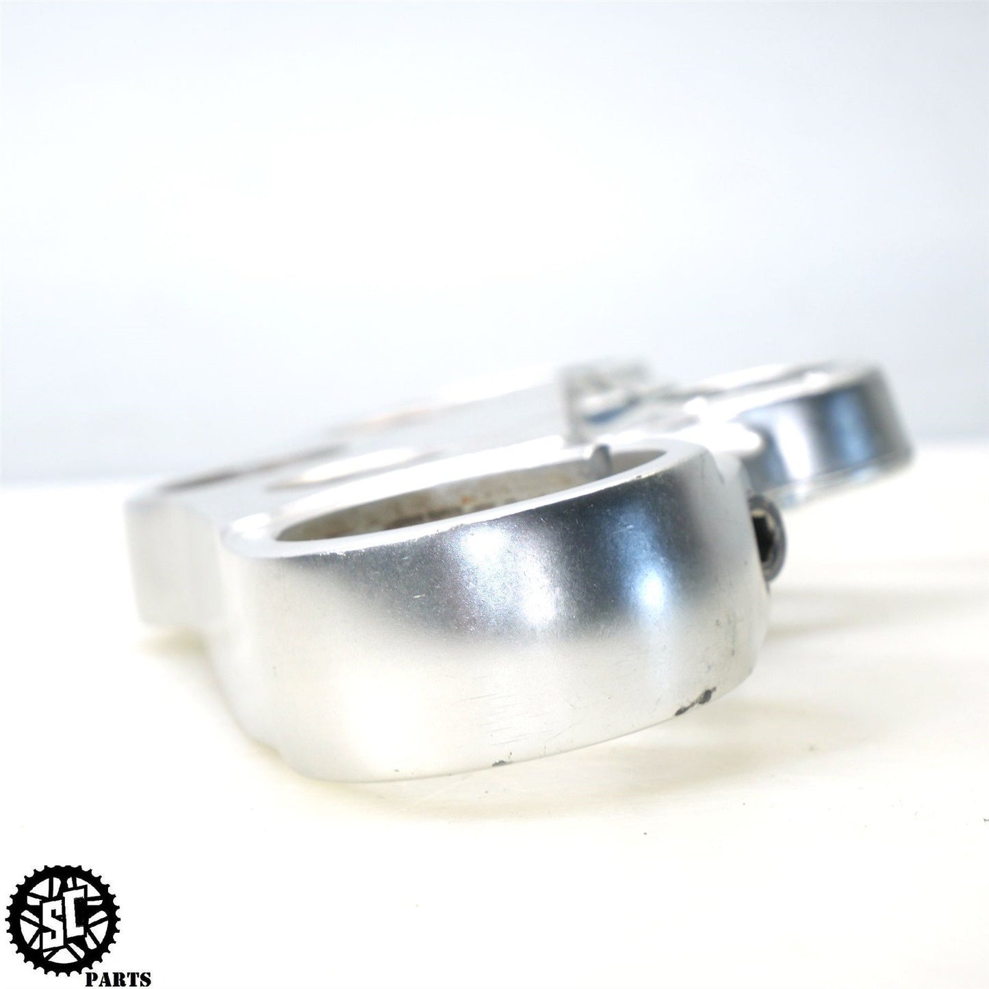 2005-2007 TRIUMPH SPEED TRIPLE 1050 UPPER TRIPLE TREE CLAMP T2047300 T33