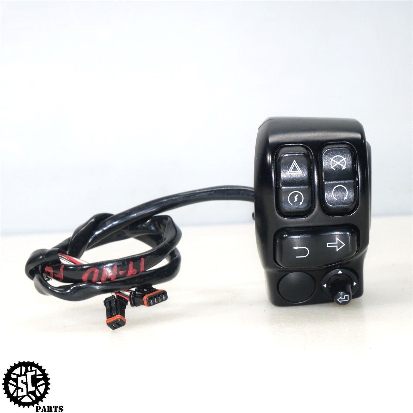 2019 HARLEY DAVIDSON ROAD GLIDE RIGHT CONTROL SWITCH AUDIO HD56