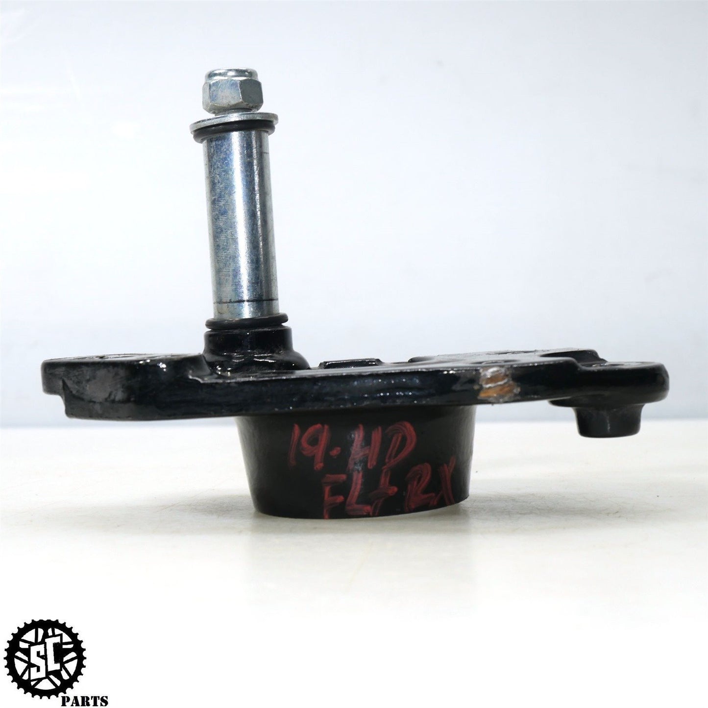 2019 HARLEY DAVIDSON ROAD GLIDE FRONT RIGHT MOTOR MOUNT FRAME BRACKET HD56