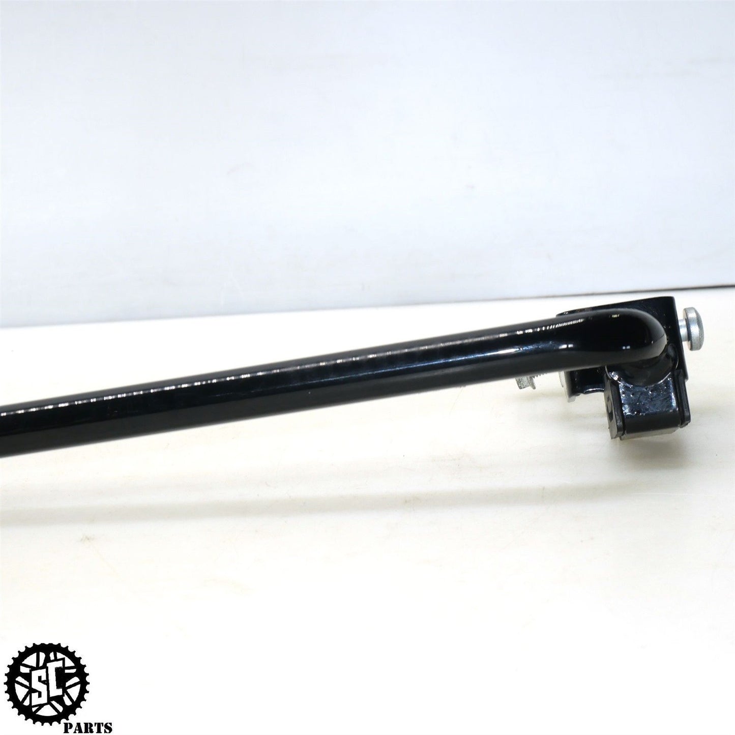 2019 HARLEY DAVIDSON ROAD GLIDE SADDLEBAG SUPPORT BRACKET HD56