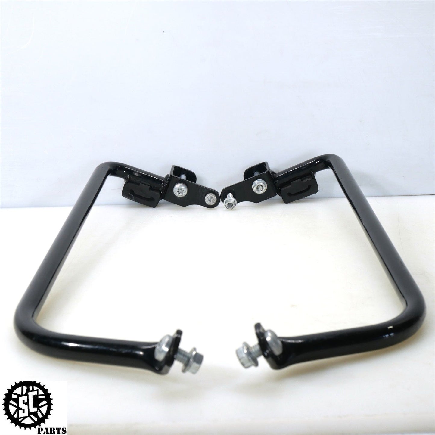 2019 HARLEY DAVIDSON ROAD GLIDE SADDLEBAG SUPPORT BRACKET HD56