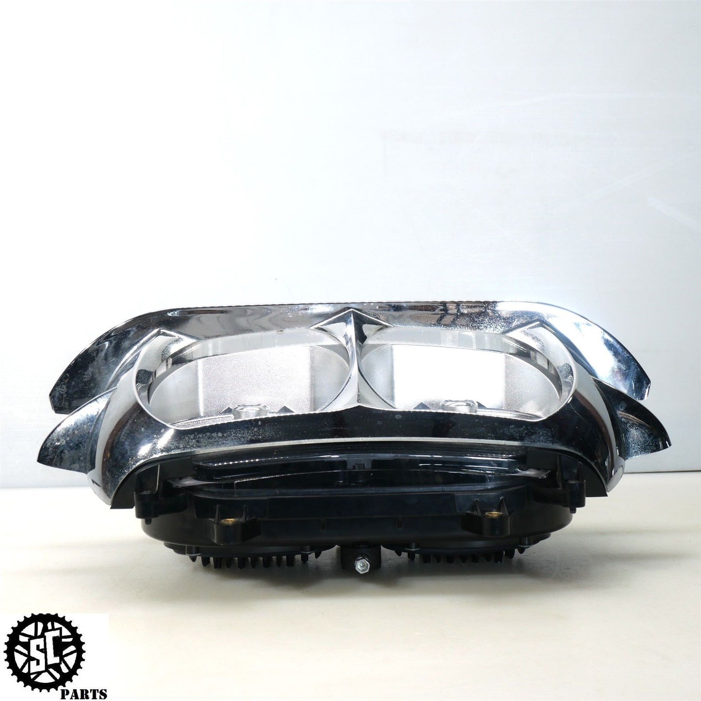 2019 HARLEY DAVIDSON ROAD GLIDE LED HEADLIGHT CHROME BEZEL HD56 67700199