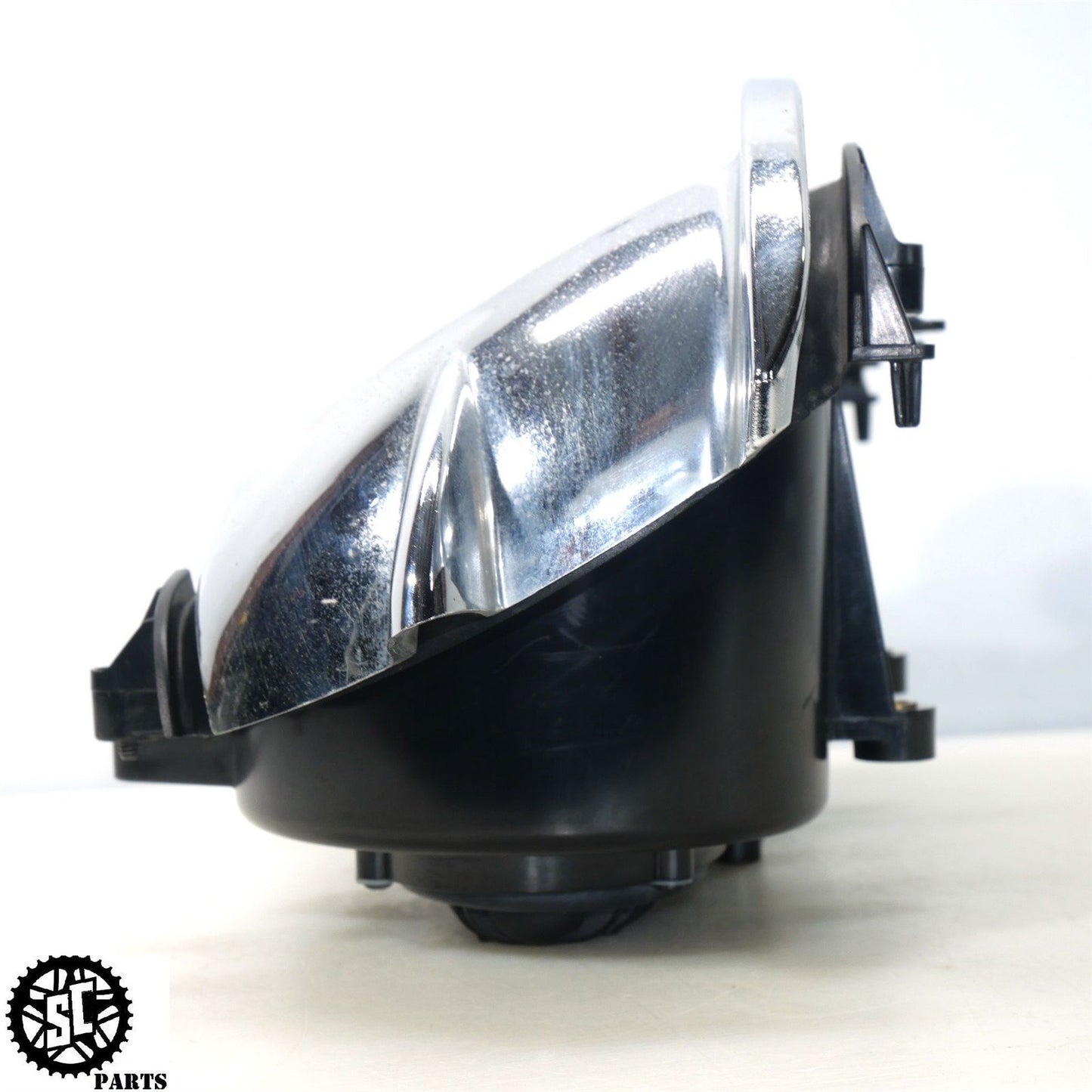 2019 HARLEY DAVIDSON ROAD GLIDE LED HEADLIGHT CHROME BEZEL HD56 67700199