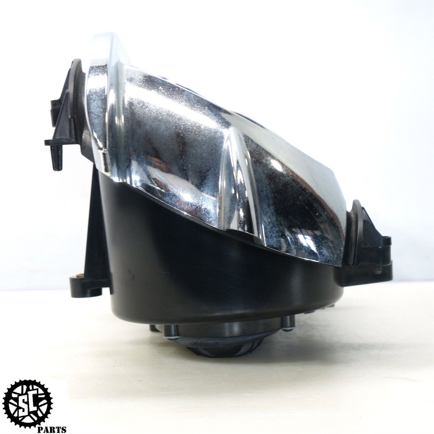 2019 HARLEY DAVIDSON ROAD GLIDE LED HEADLIGHT CHROME BEZEL HD56 67700199