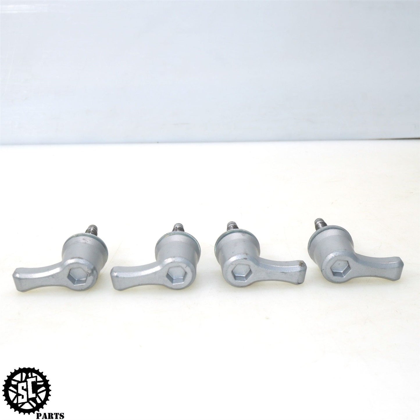 2019 HARLEY DAVIDSON ROAD GLIDE SADDLEBAG LEVER LOCK BOLT SCREW HARDWARE HD56