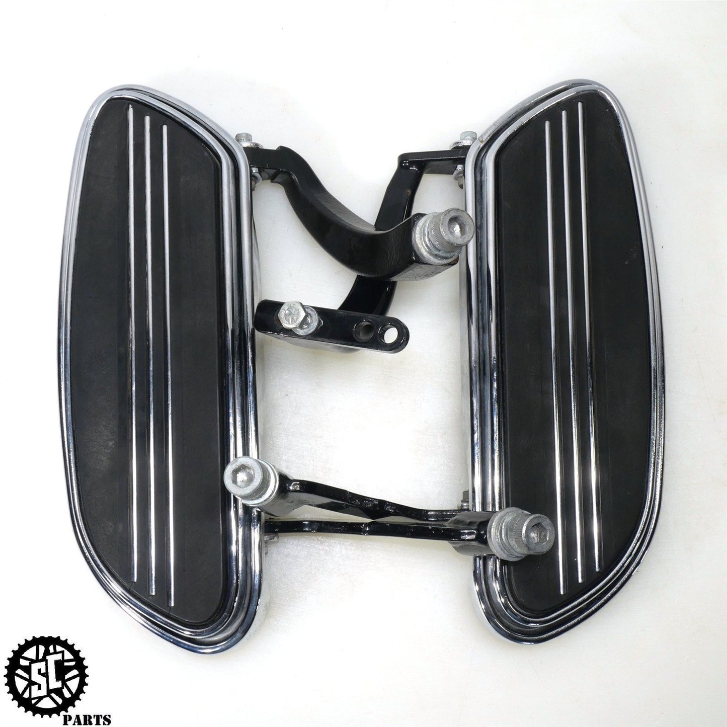 2008 HARLEY DAVIDSON STREET GLIDE FRONT FLOORBOARD BRACKET HD57