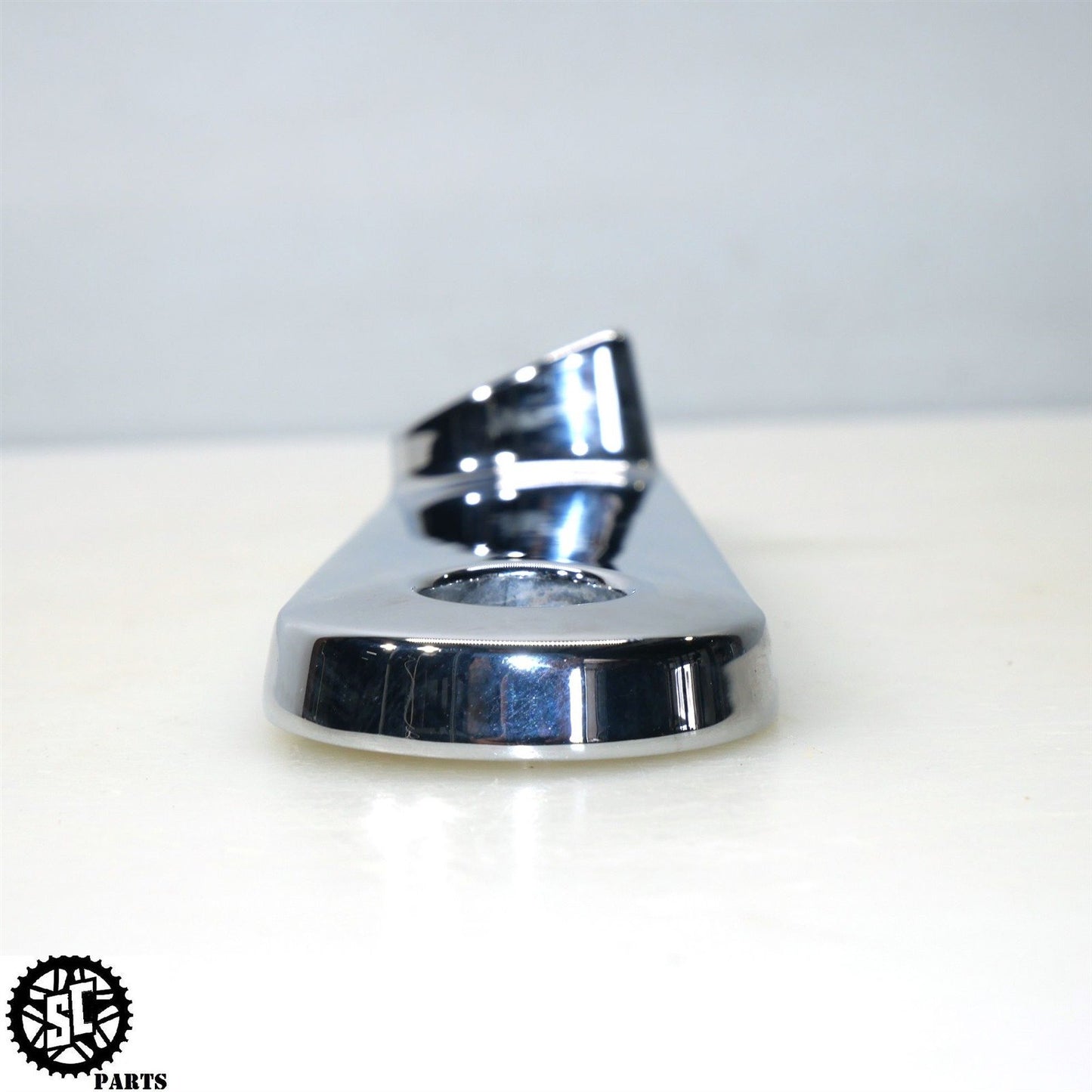 HARLEY DAVIDSON STREET GLIDE FRONT RIGHT TURN SIGNAL MOUNT BRACKET HD57