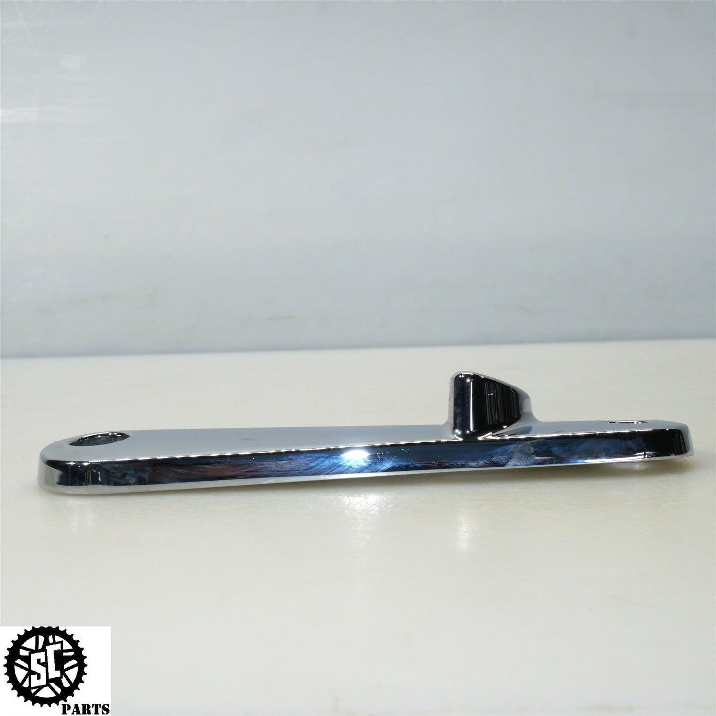 HARLEY DAVIDSON STREET GLIDE FRONT RIGHT TURN SIGNAL MOUNT BRACKET HD57