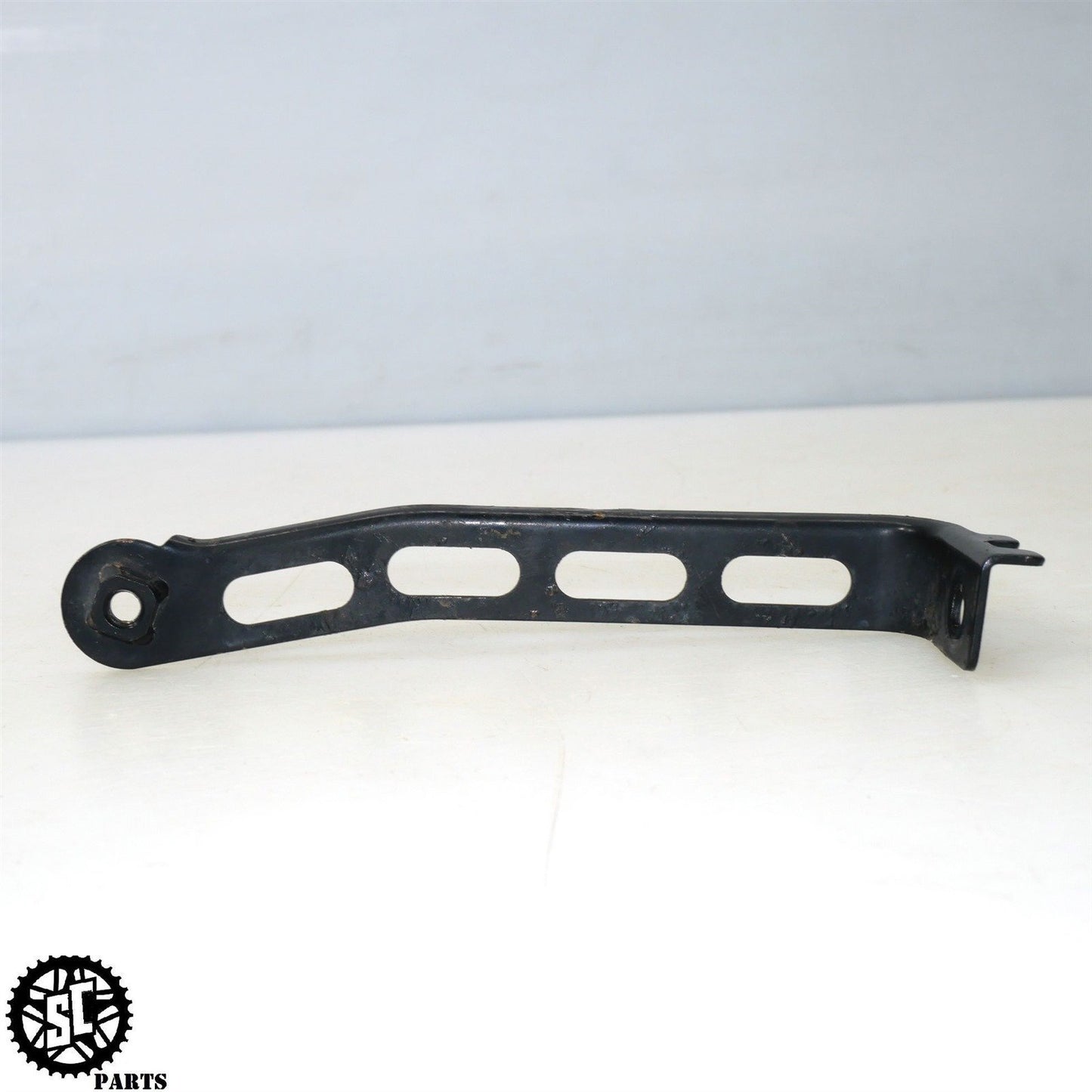 2004 2005 SUZUKI GSXR 600 RADIATOR MOUNT BRACKET S51