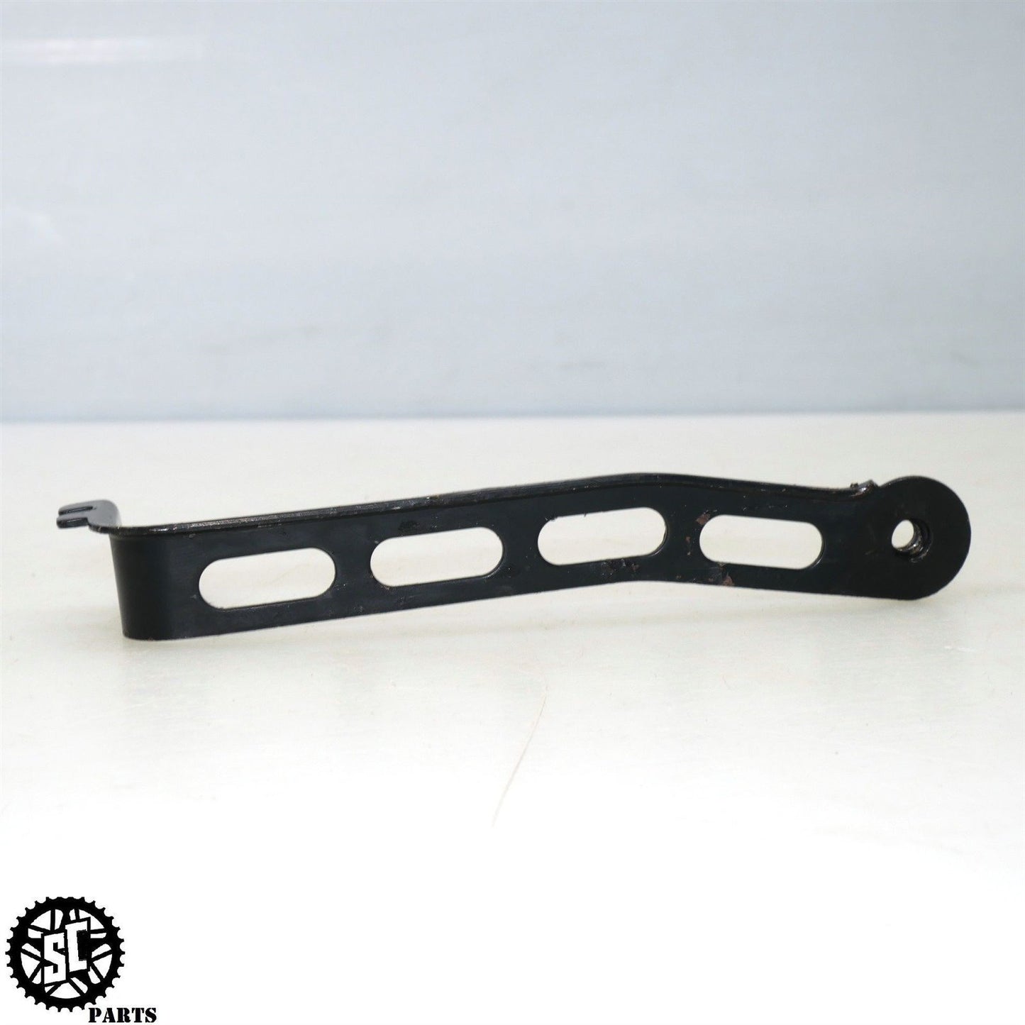 2004 2005 SUZUKI GSXR 600 RADIATOR MOUNT BRACKET S51