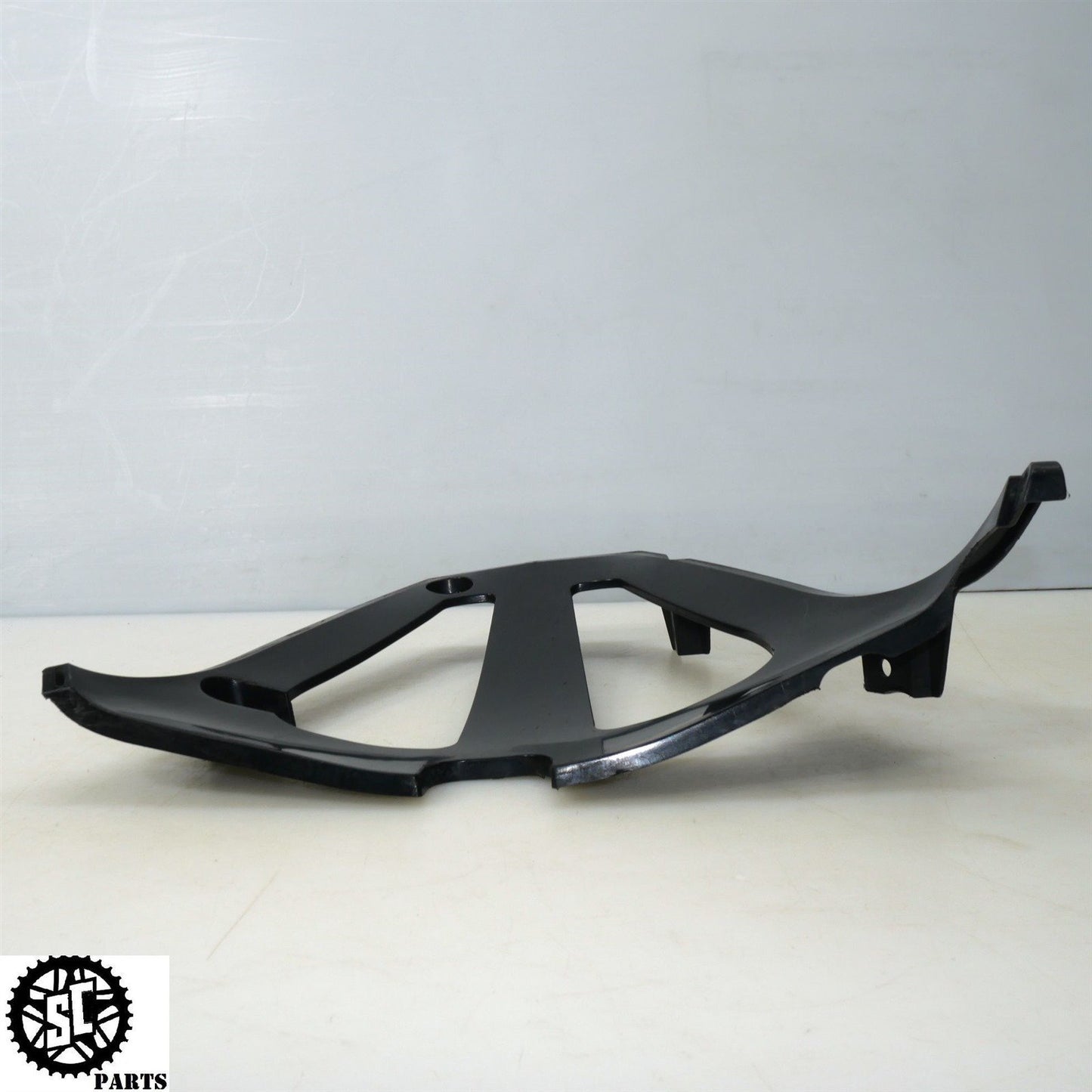 2004 2005 SUZUKI GSXR 600 LOWER FRONT CENTER INNER V FAIRING S51