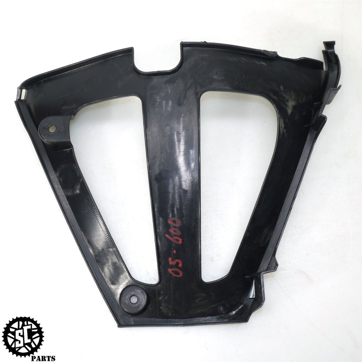 2004 2005 SUZUKI GSXR 600 LOWER FRONT CENTER INNER V FAIRING S51