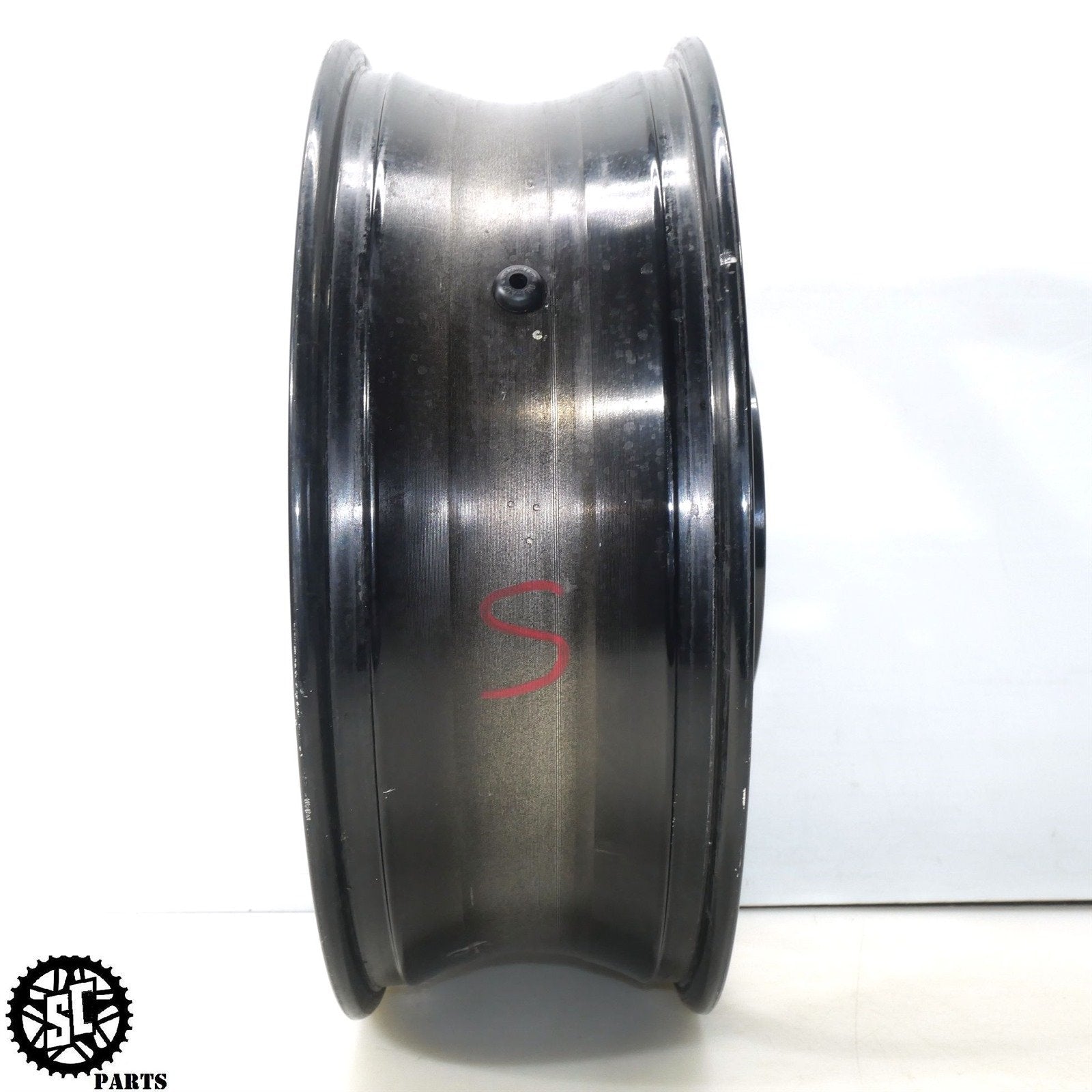 2004 2005 SUZUKI GSXR 600 REAR WHEEL RIM STRAIGHT S51
