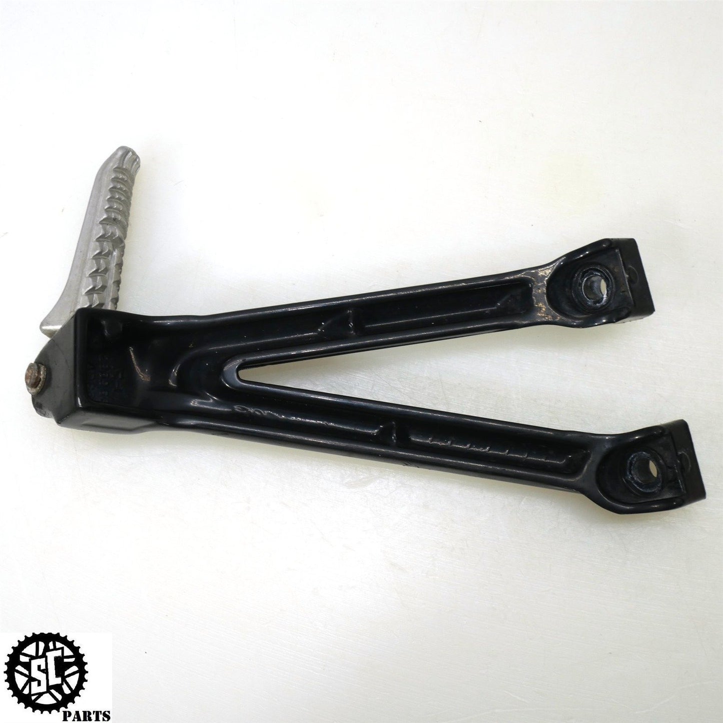 07-08 SUZUKI GSXR 1000 BACK REAR PASSENGER FOOT PEGS S52