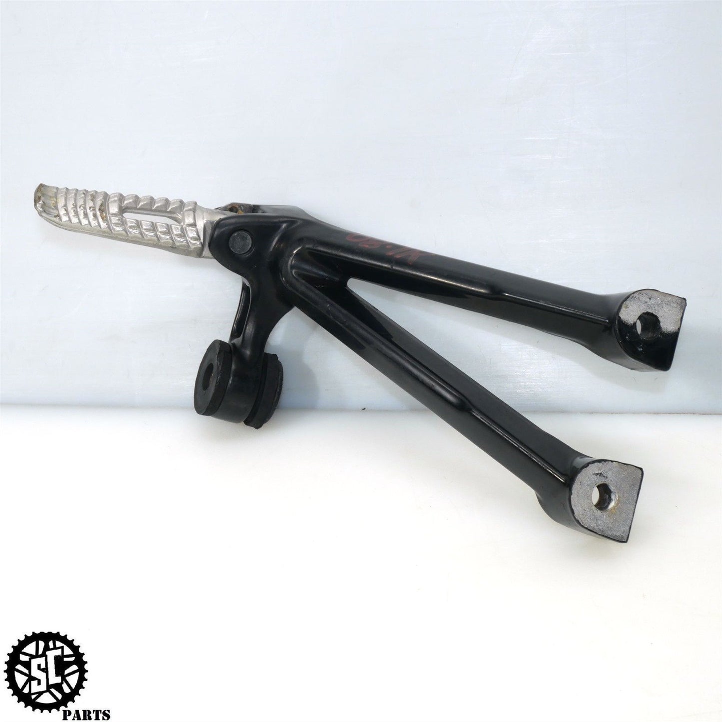07-08 SUZUKI GSXR 1000 BACK REAR PASSENGER FOOT PEGS S52