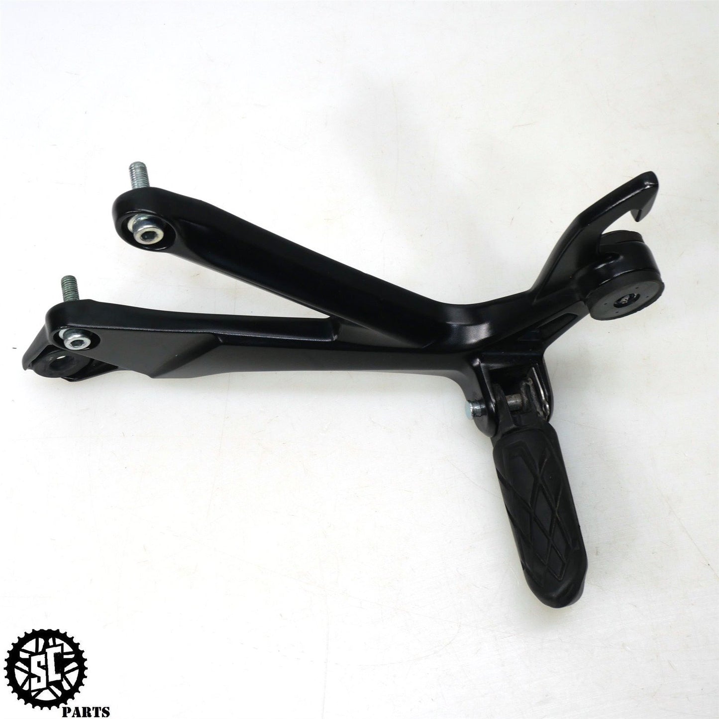 2022 2023 SUZUKI HAYABUSA REAR PASSENGER FOOT PEG BRACKET S05