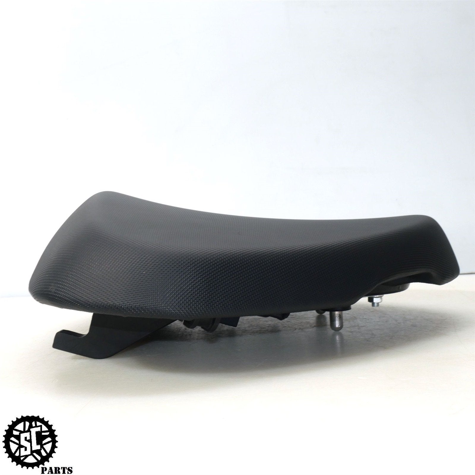 2022 2023 SUZUKI HAYABUSA REAR PASSENGER BACK SEAT 45300