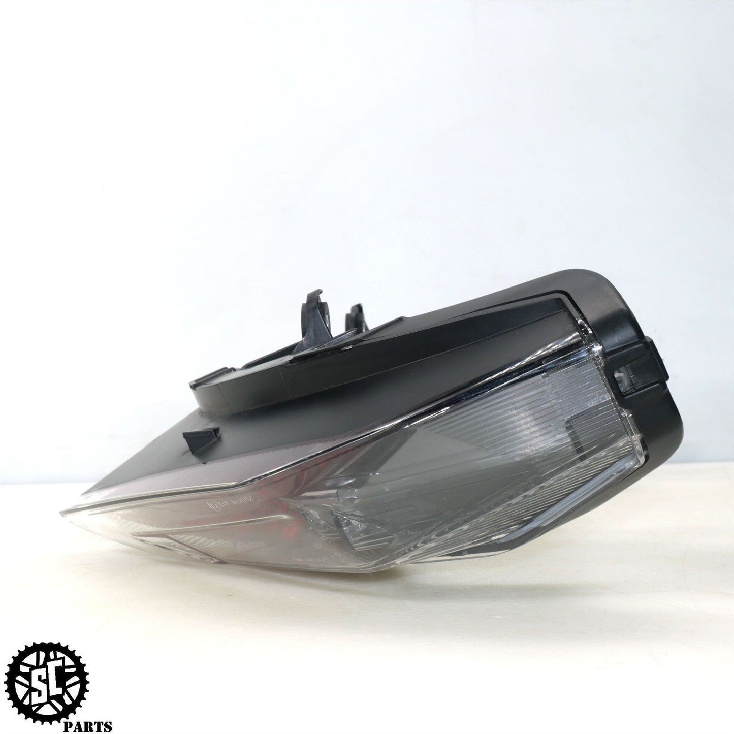 2022 2023 SUZUKI HAYABUSA REAR BRAKE TAIL LIGHT 35710-10L00 S05