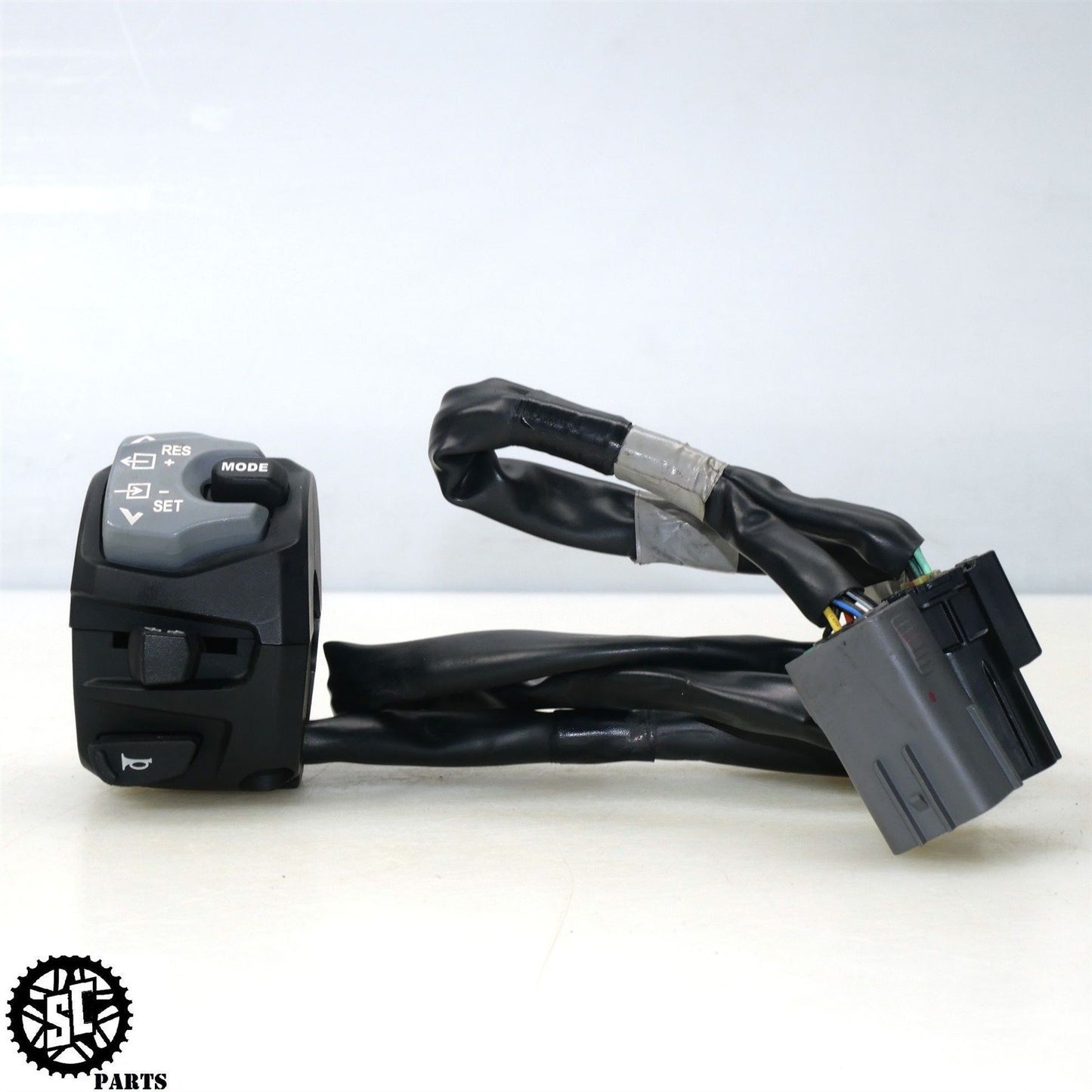 2022 22-24 SUZUKI HAYABUSA RIGHT CONTROL SWITCH 37400-10L00 S16