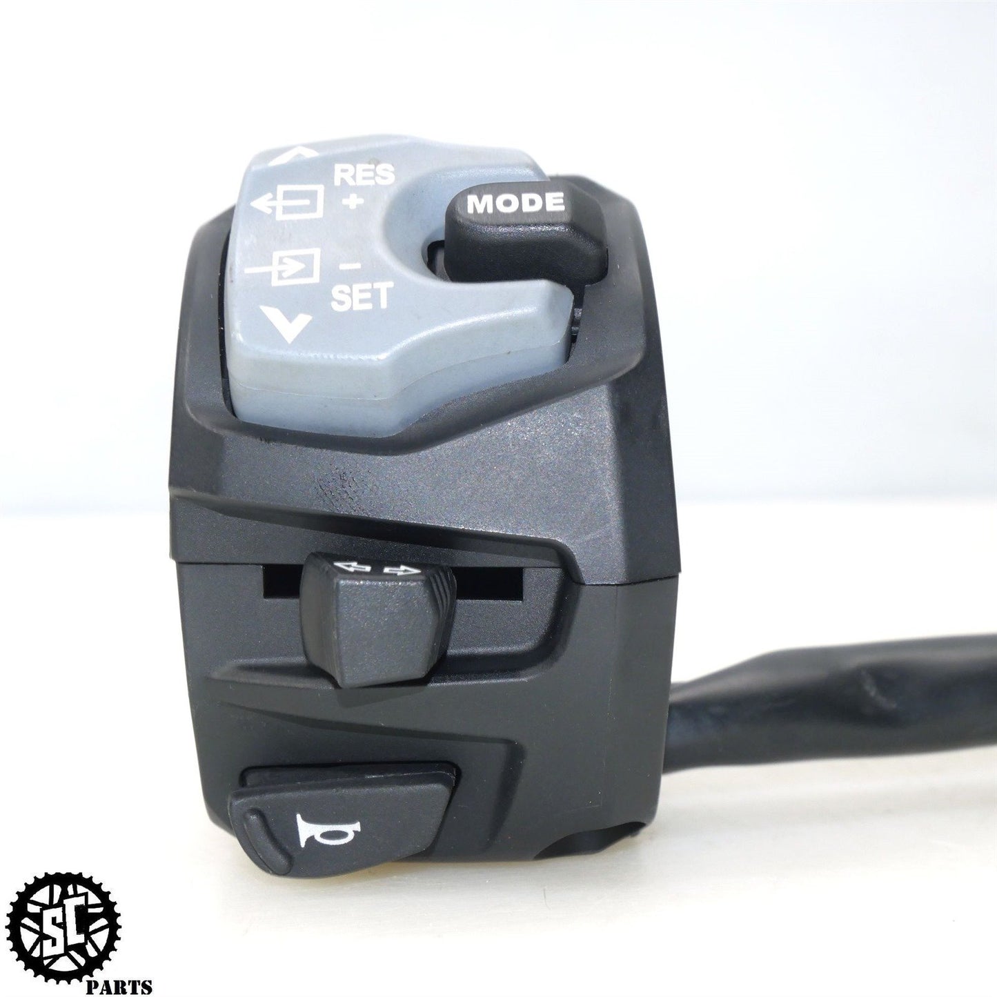 2022 22-24 SUZUKI HAYABUSA RIGHT CONTROL SWITCH 37400-10L00 S16