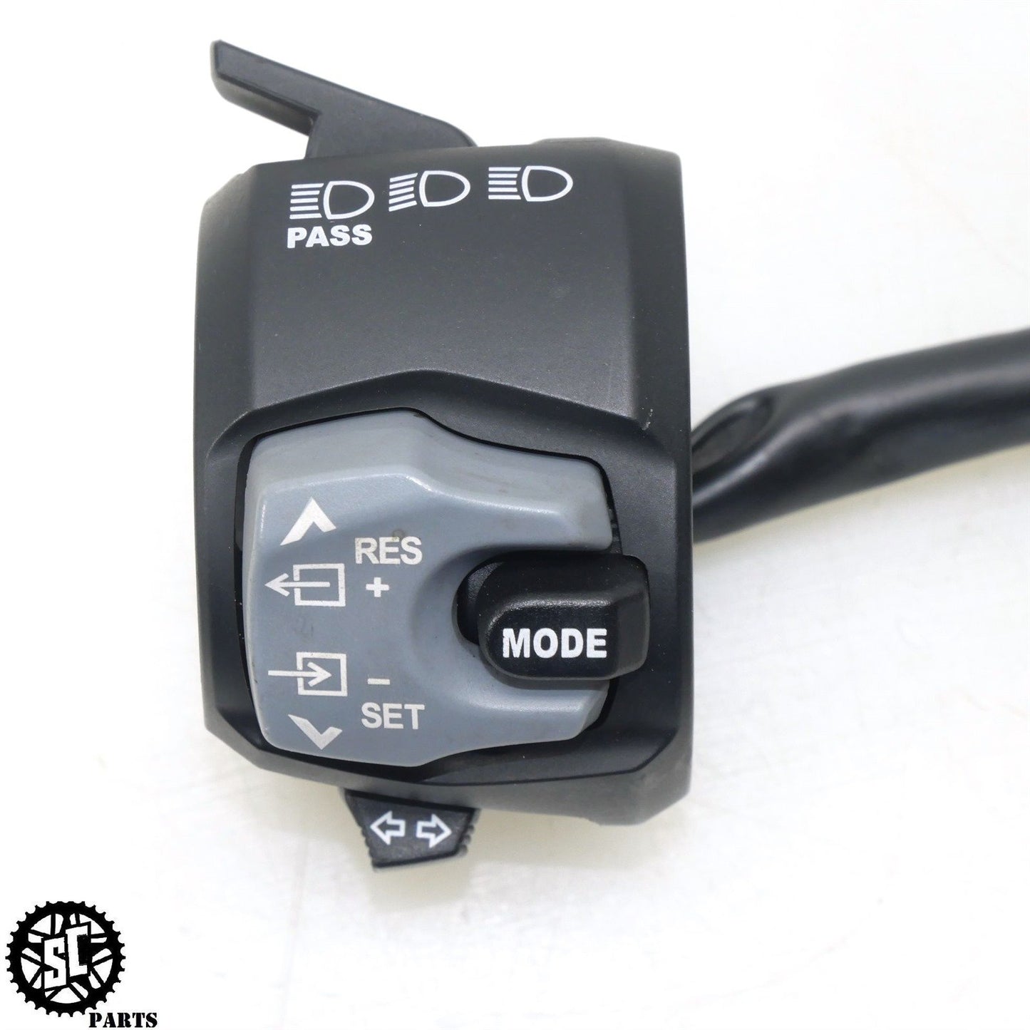 2022 22-24 SUZUKI HAYABUSA RIGHT CONTROL SWITCH 37400-10L00 S16